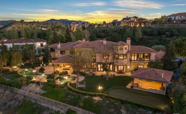 Real Estate Agent in Calabasas CA